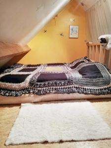 Cozy Apartment in Estinnes – 40 sqm with a fenced garden.