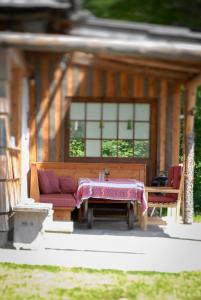 Chalet room in Obiralmhütte Meierhof