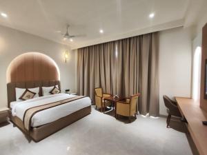 Hotel Grand Meriton