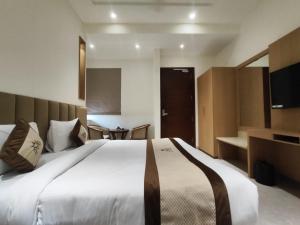 Hotel Grand Meriton