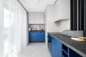 Targowa Rooftop View Studio by BookingHost