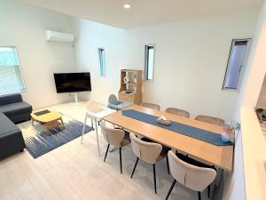 New Open Riverside House for 10 Guests Near Najima Station Parking