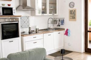 Ines Lake Garden - with private parking & garden