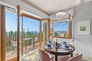Roma 62 Lake View,Terrace & Private Park - Happy Rentals
