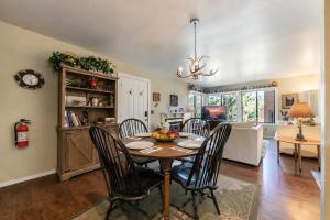 Cozy 1BR Tahoe Donner condo with fireplace, WiFi, balcony, and resort access