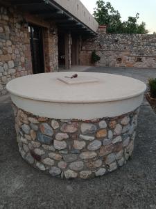 KTHMA "Ν" Πέτρινη Μεζονέτα