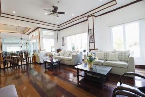 Sea Mountain Khanom Hotel