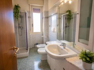 Bright family apartment with balcony & parking