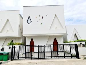 Inara Villas 143