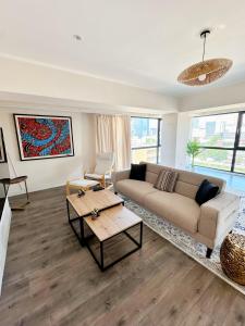 Luxury Apartment Next to Shangri-La with Awesome views