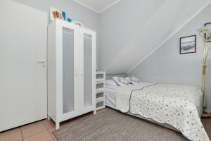 Cozy Pet-Friendly Studio Near the Beach and Downtown by Noclegi Renters