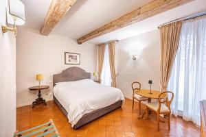 Palazzo Costaguti luxury and terrace up to 6
