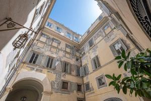 Palazzo Costaguti luxury and terrace up to 6