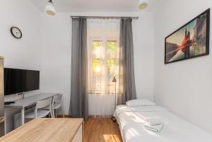 Kalwaryjska Sunny Studio with Mezzanine by BookingHost