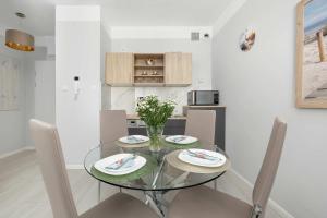 Komfortowy Apartament z Dostępem do Udogodnień w Kołobrzegu by Noclegi Renters