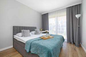 Przestronny Apartament z 2 sypialniami i Balkonem by Noclegi Renters