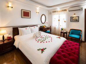 Hanoi Luxury Hotel - Old Quarter