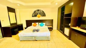 Hill Side Patong Hotel deluxe room