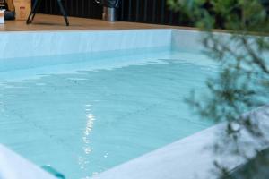 360 Black Cabin - Mountain View & Warm Mineral Pool