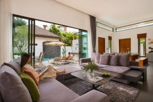 Balinese 3BR Pool Villa Coco Kamala B6