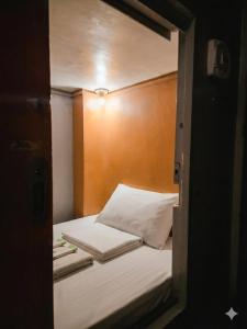 Transient Hotel Near Ayala and Washington Makati