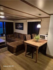 Chalet te huur op Camping de Kleine Wielen te Leeuwarden