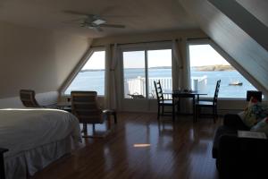 One-Bedroom Apartment room in The Inn on the Wharf