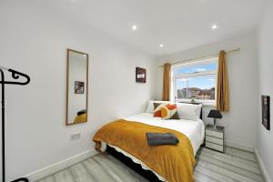 Belvedere 4-Bed Apt Sleeps 9 with Parking