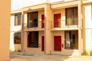 Stunning 2BR in Dar Beach, Dining, Transit Nearby apt no 4