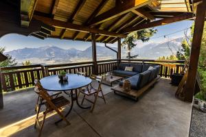 "Le chalet dans le ciel" Small, cozy, and peaceful studio with a dream view