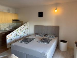 Apartments & Rooms Laganini SARA