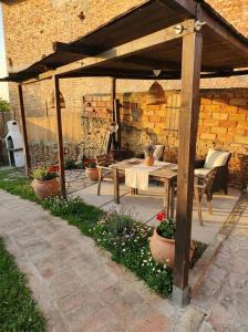 Charming 2-Floor Apartment with Vineyard Views in Morro dAlba