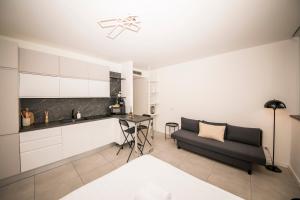 Ponti Cozy Apartment - Private Parking available, Near Navigli, Romolo Metro and Duomo