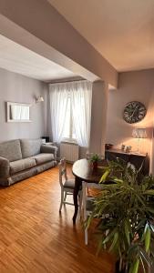 Bardi Elegance with Balcony