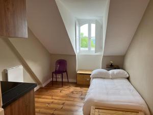 Small nest - Castle view