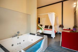 Snob Luxury Suite