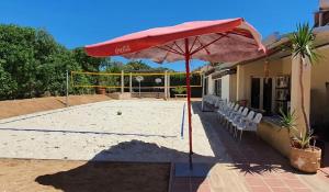 ALGARVE ONE - 8 rooms, 2 kitchens, private pool, billiard table and Beach-Volleyball Court