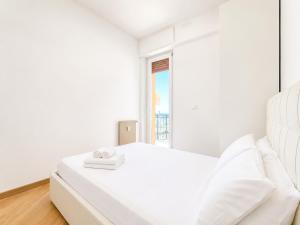 Sea View & Private Garage , 3 Bedrooms
