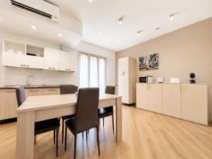 Sea View & Private Garage , 3 Bedrooms