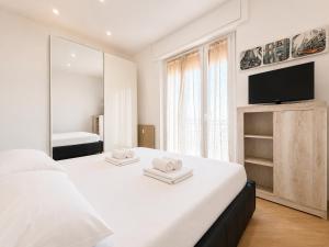 Sea View & Private Garage , 3 Bedrooms