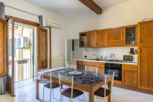 San Marco, Firenze by Short Holidays