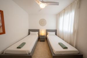 Family Holidays - La Carihuela, Piscina y Parking