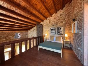 Historic Art House Award-Winning Gallery Home