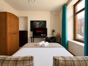 54 - Room 1 - City views