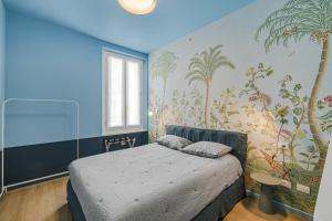 REF 2085 - Cannes Center 3-room apartment with balcony to rent