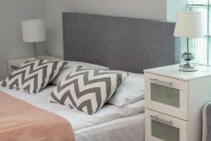 Functional & Cozy Studio Close to the Beach and Downtown by Noclegi Renters