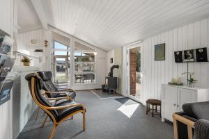 Holiday Home With Sauna And Enclosed Terrace In Vorupør