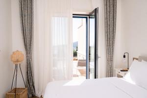 Iris1101 Marina village Lustica Bay
