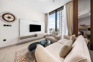 StayShort - Meydan One Apartment Sleeps 4 with Balcony