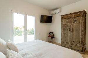 WHITE OASIS Ibiza Villa